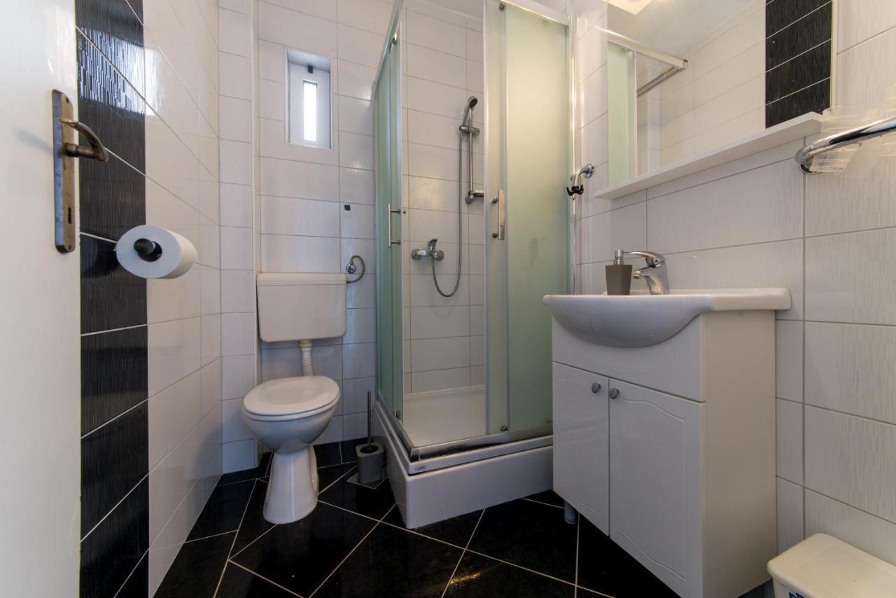 Apartments Niko Промайна Екстериор снимка