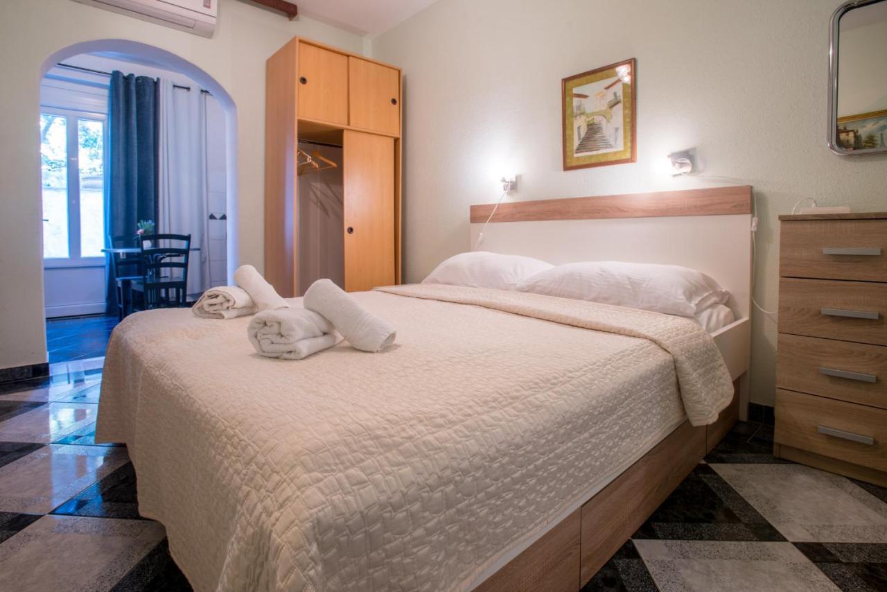 Apartments Niko Промайна Екстериор снимка
