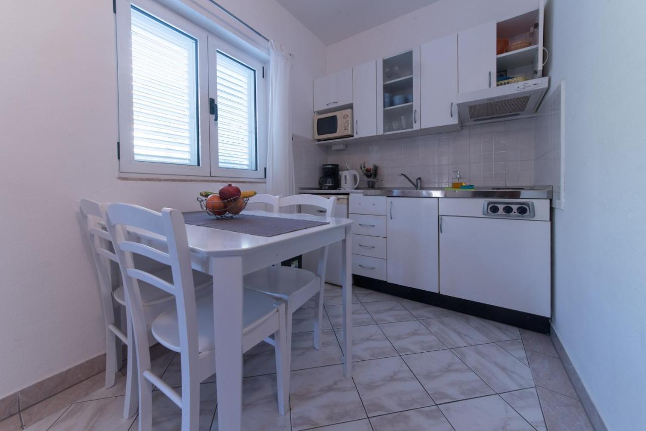 Apartments Niko Промайна Екстериор снимка