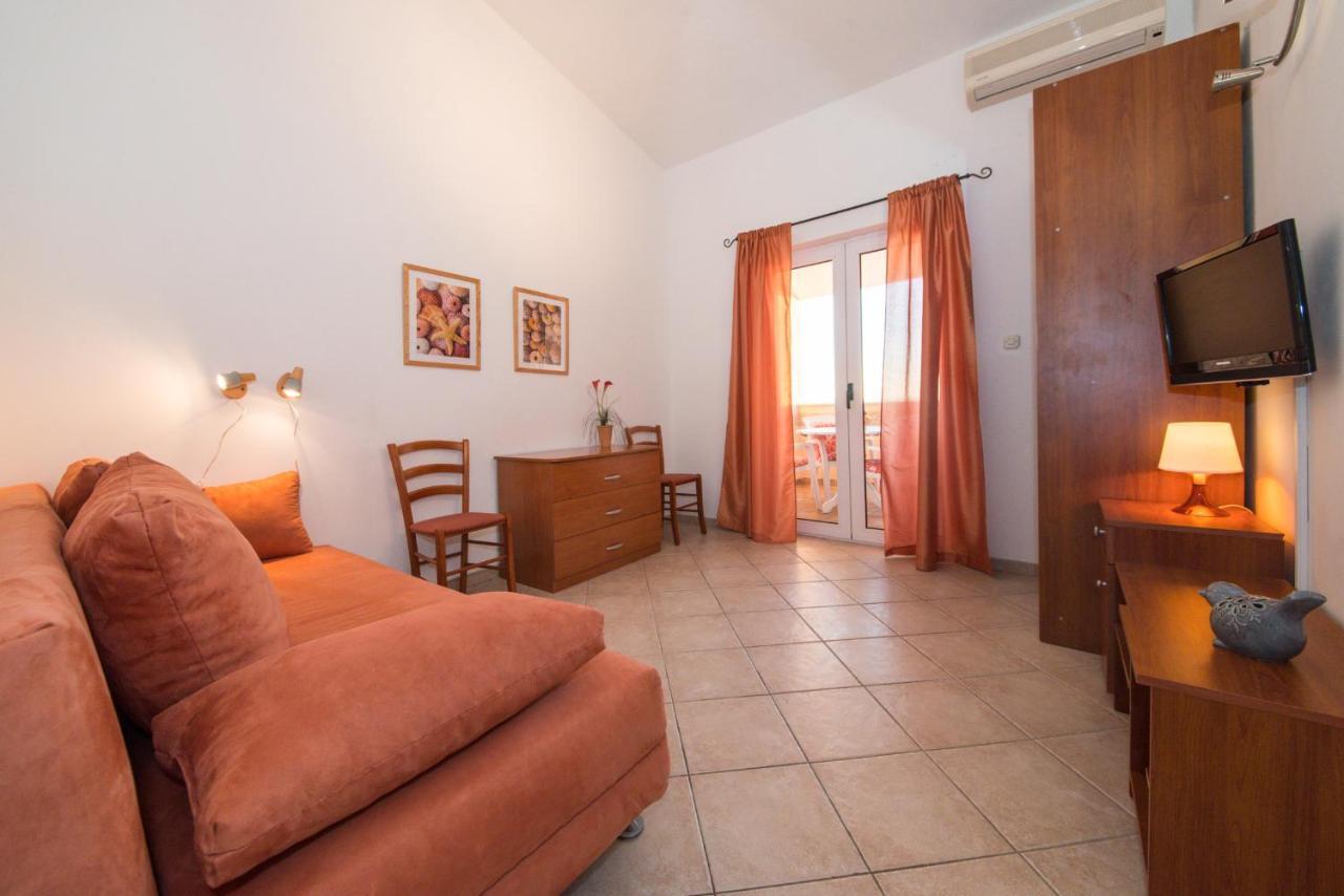 Apartments Niko Промайна Екстериор снимка