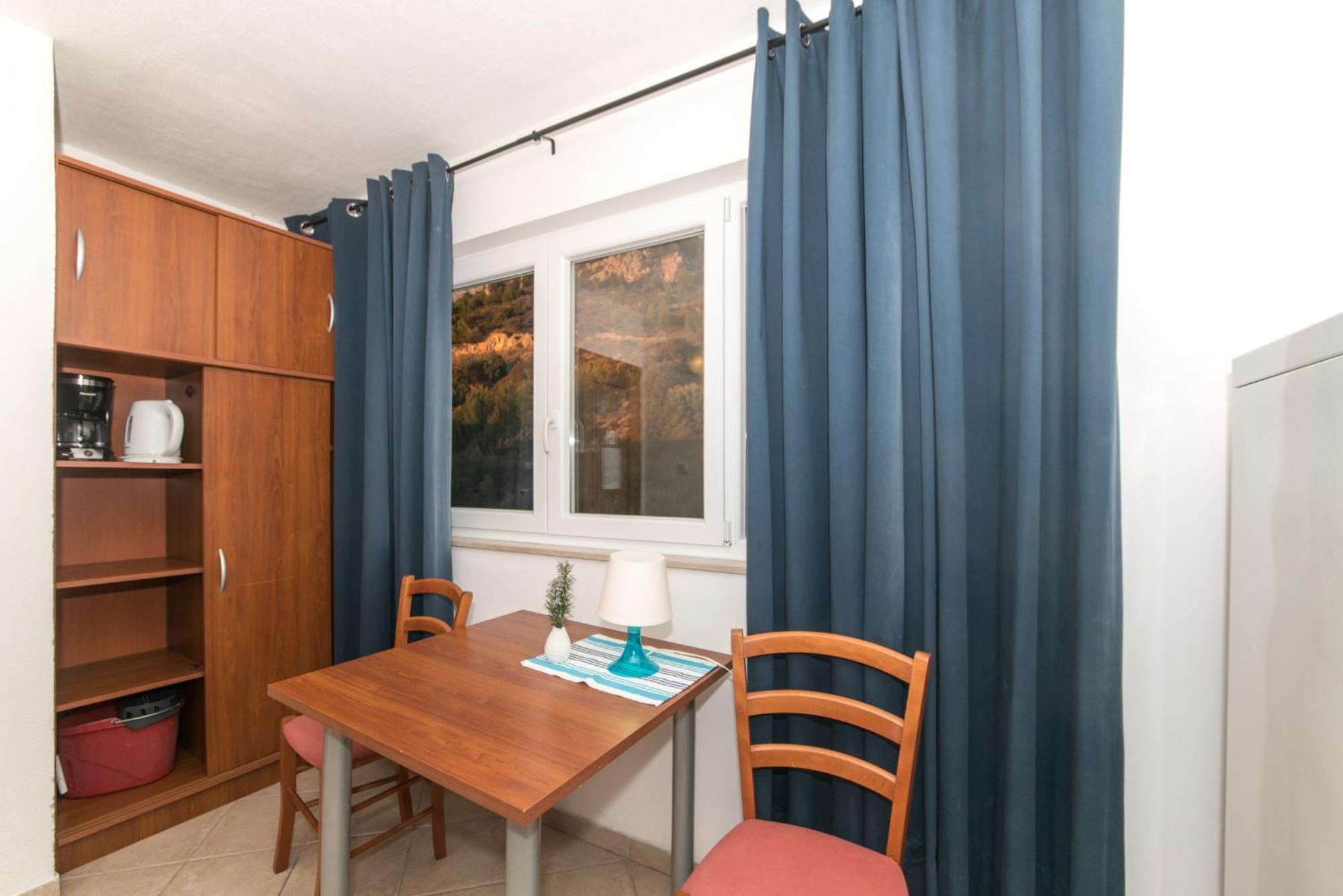 Apartments Niko Промайна Екстериор снимка