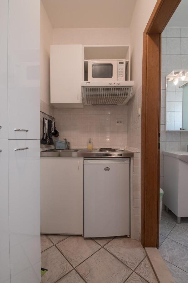 Apartments Niko Промайна Екстериор снимка