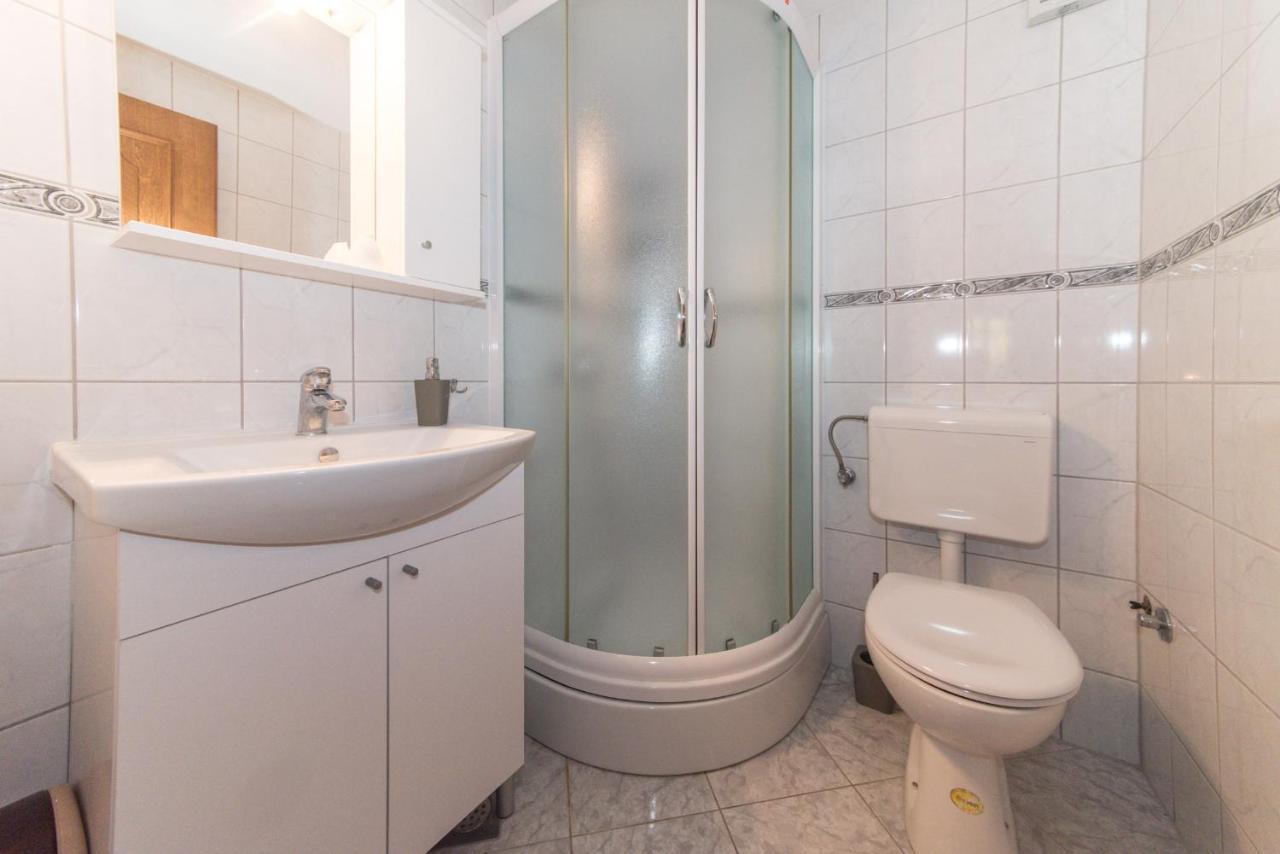 Apartments Niko Промайна Екстериор снимка