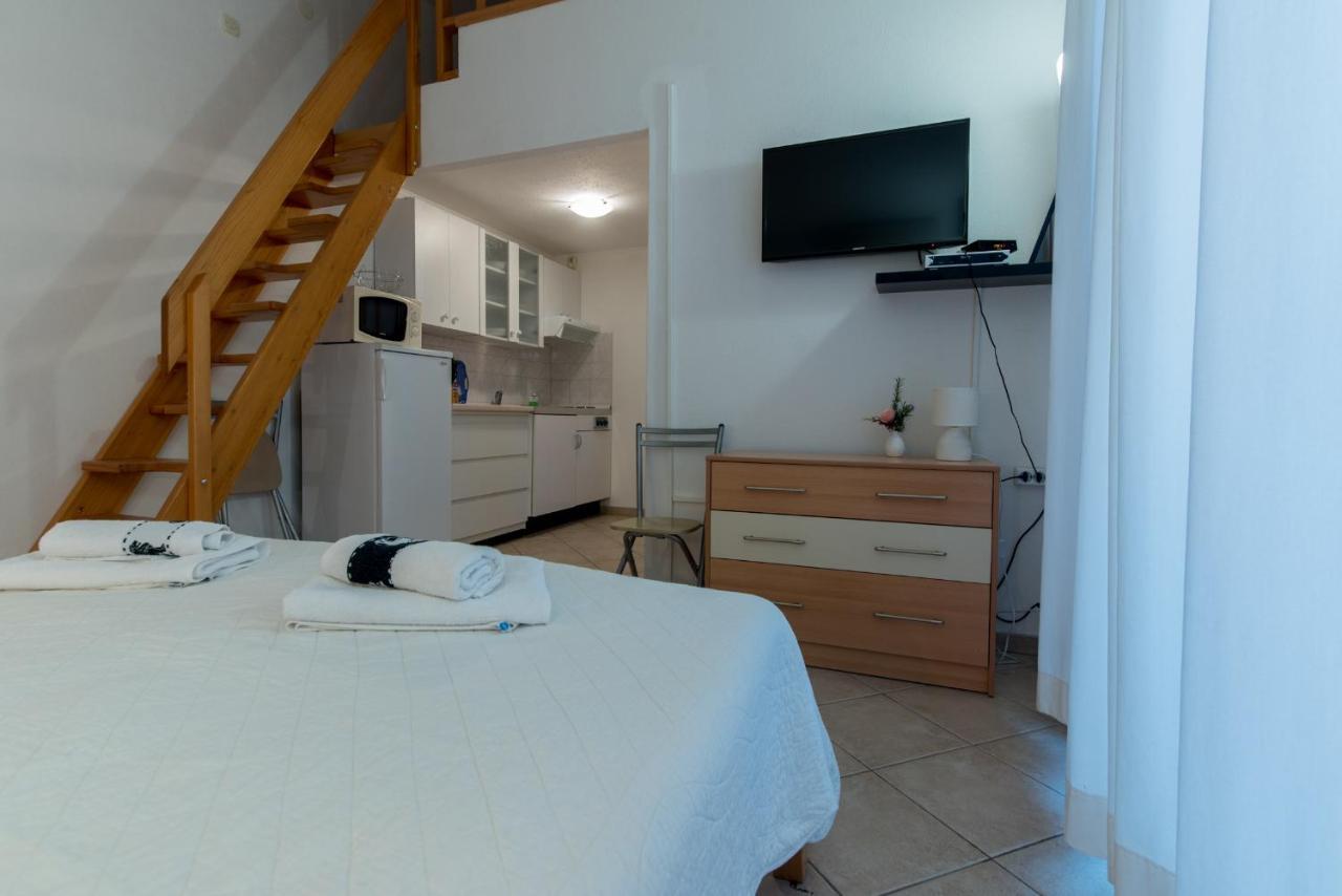 Apartments Niko Промайна Екстериор снимка