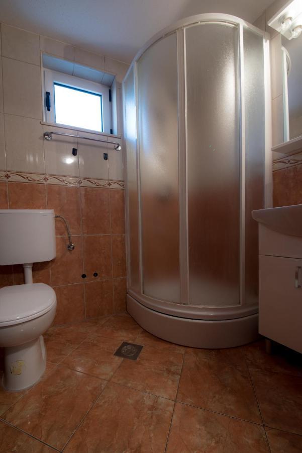 Apartments Niko Промайна Екстериор снимка