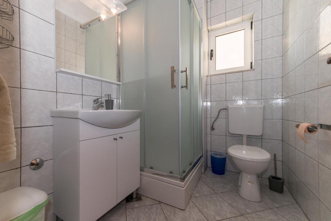 Apartments Niko Промайна Екстериор снимка