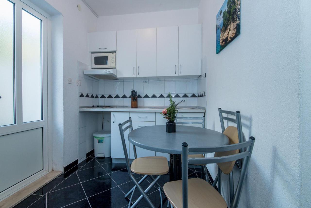 Apartments Niko Промайна Екстериор снимка