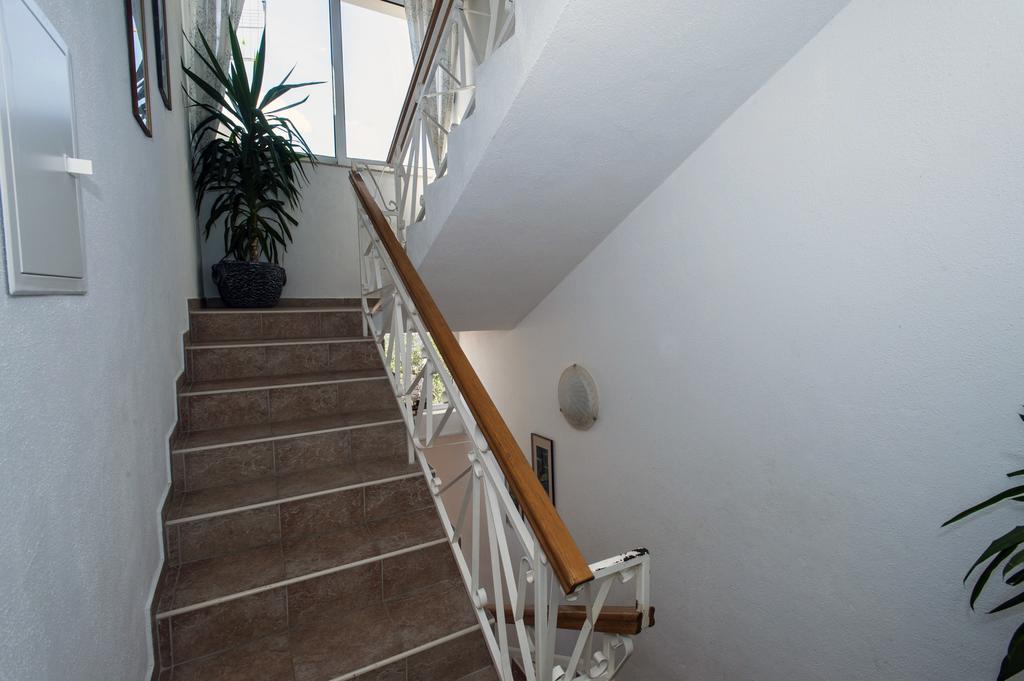 Apartments Niko Промайна Екстериор снимка