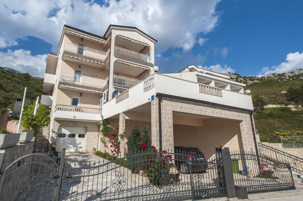 Apartments Niko Промайна Екстериор снимка
